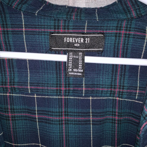 Men’s flannel - Picture 2 of 2